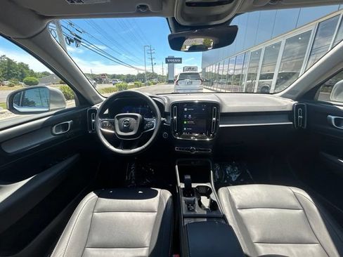Used 2025 Volvo XC40 B5 Core AWD/4WD image 19