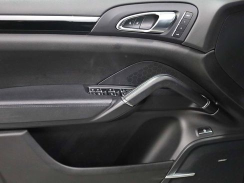 Used 2017 Porsche Cayenne S Platinum image 16
