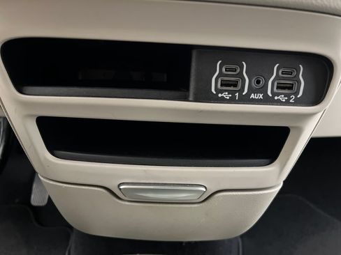 Used 2023 Chrysler Pacifica Touring-L FWD image 62