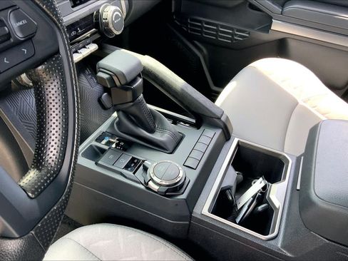 Used 2025 Toyota Tacoma SR5 AWD/4WD image 16