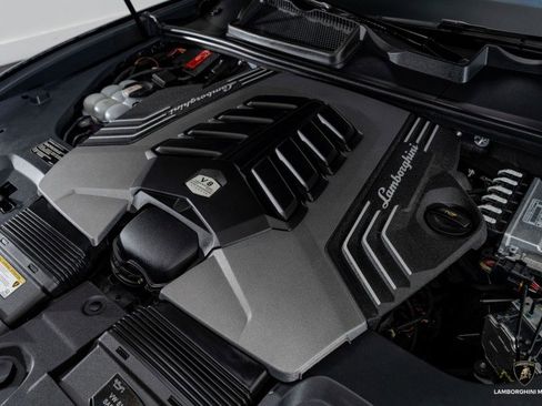 Used 2024 Lamborghini Urus S image 7