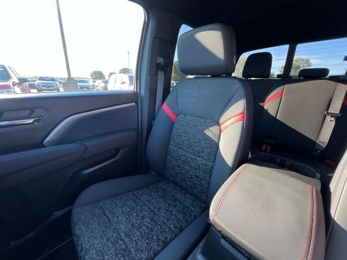 Certified 2024 Chevrolet Colorado Z71 w/ Advanced Trailering Package image 26