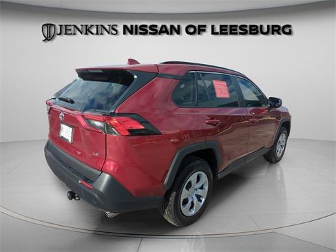 Used 2019 Toyota RAV4 LE image 9