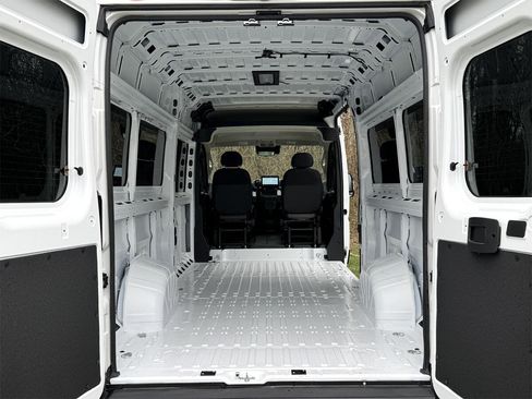 Used 2024 RAM ProMaster 3500 image 3