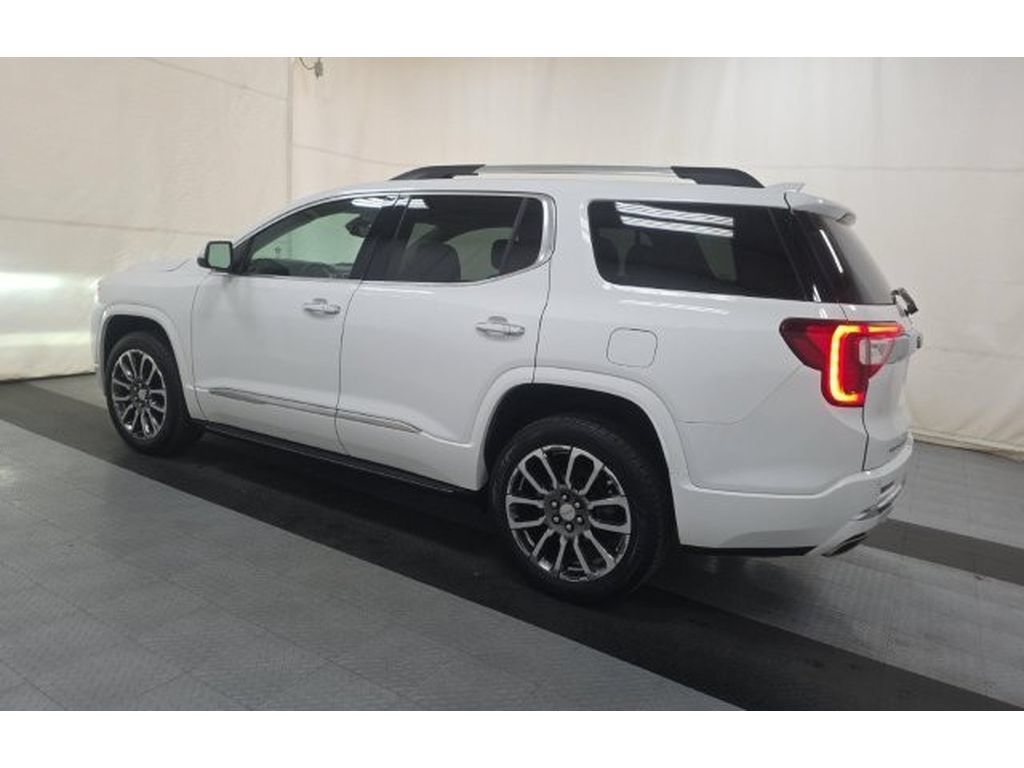 Used 2020 GMC Acadia Denali w/ LPO, 'HIT The Road' Package AWD/4WD image 4