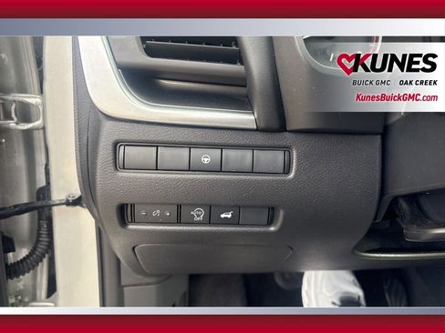 Used 2024 Nissan Rogue SV image 18