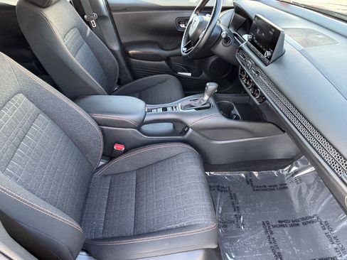 Used 2025 Honda HR-V Sport image 9