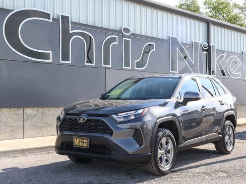 Used 2025 Toyota RAV4 XLE AWD/4WD image 1