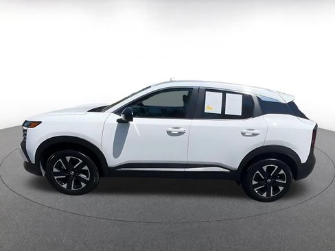 Used 2026 Nissan Kicks SV w/ Cold Weather Package AWD/4WD image 11