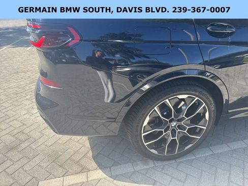 Used 2025 BMW X7 M60i image 11