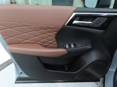 New 2026 Mitsubishi Outlander SEL FWD image 10