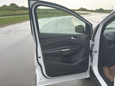 Used 2019 Ford Escape SEL AWD/4WD image 10