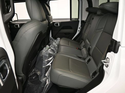 New 2026 Jeep Gladiator Mojave AWD/4WD image 31