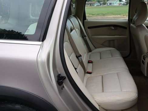 Used 2011 Volvo XC70 T6 image 21