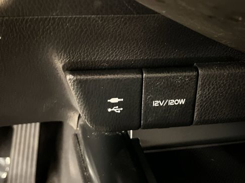 Used 2019 Toyota Camry SE image 29