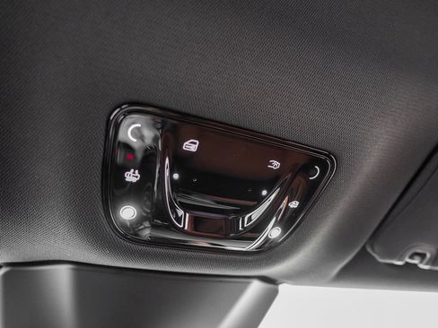 Used 2023 Ferrari Purosangue AWD/4WD image 18