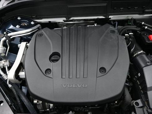 Used 2023 Volvo XC60 B5 Ultimate w/ Climate Package FWD image 38