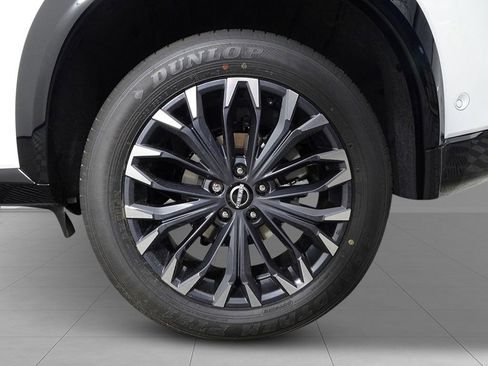 New 2026 Nissan Rogue Platinum w/ Platinum Premium Package AWD/4WD image 9