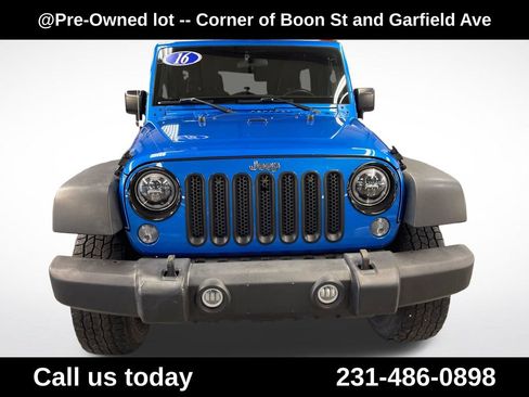 Used 2016 Jeep Wrangler Unlimited Sport w/ Mopar Black Appearance Group AWD/4WD image 13