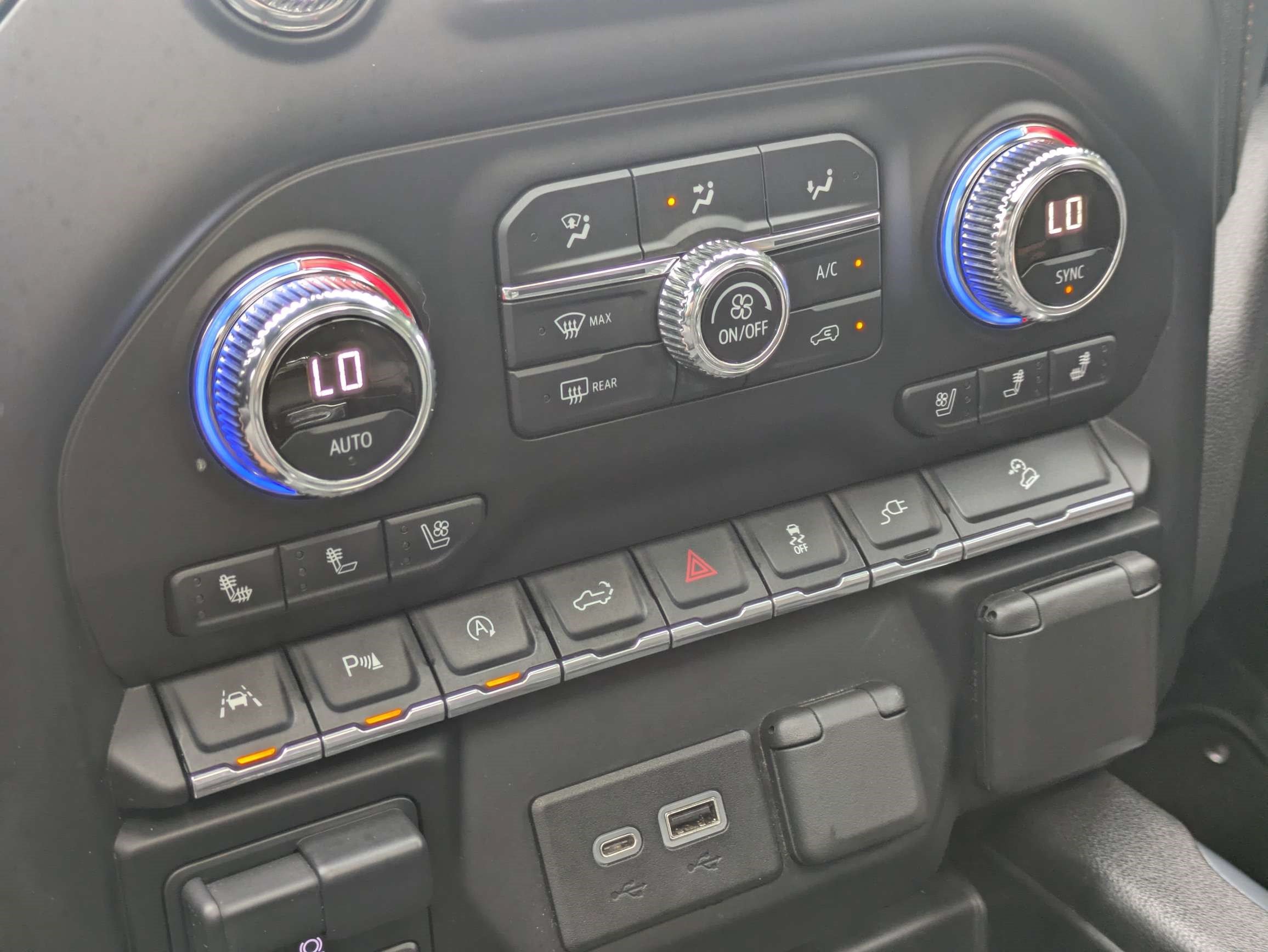 Used 2020 GMC Sierra 1500 AT4 w/ AT4 Premium Package AWD/4WD image 30