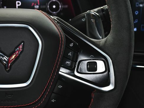 Used 2024 Chevrolet Corvette Stingray Premium Conv w/ Z51 Performance Package RWD image 37