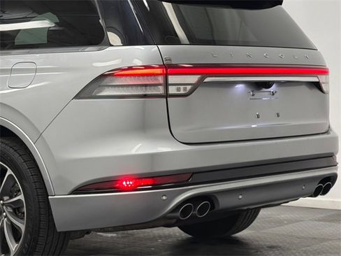 Used 2020 Lincoln Aviator Grand Touring w/ Elements Package Plus image 7