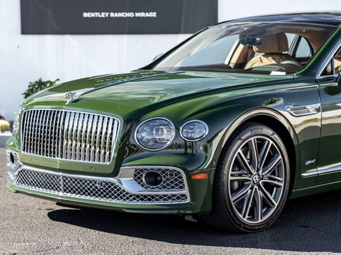 Used 2022 Bentley Flying Spur Plug-In Hybrid image 8