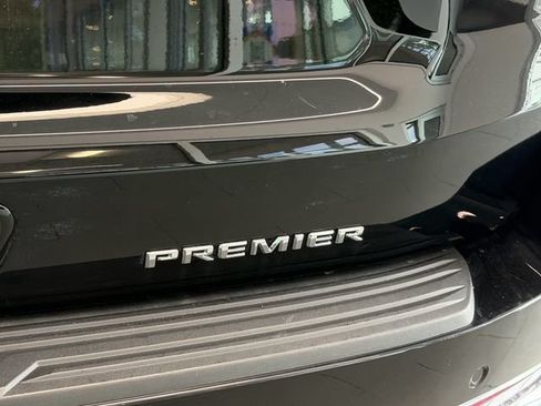 Used 2025 Chevrolet Suburban Premier AWD/4WD image 12