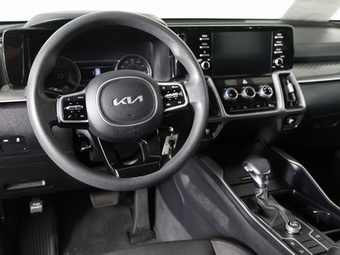 Used 2023 Kia Sorento LX image 11