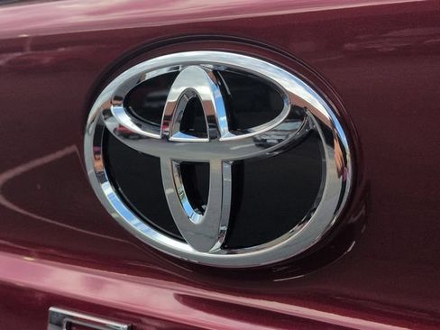 Certified 2026 Toyota Sienna Limited FWD image 28