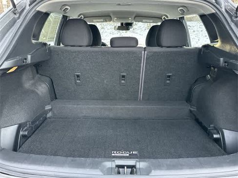 Used 2022 Nissan Rogue Sport S image 22