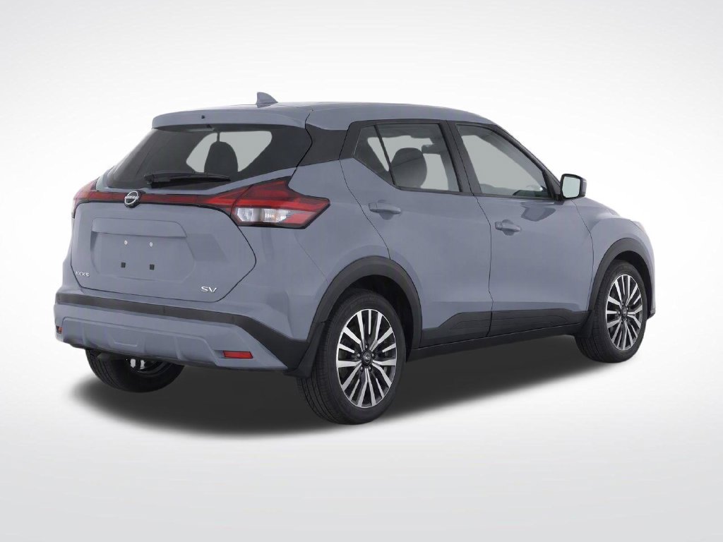 Used 2024 Nissan Kicks SV FWD image 3