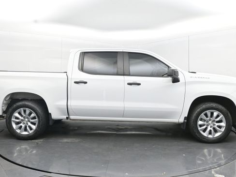 Used 2023 Chevrolet Silverado 1500 Custom image 10