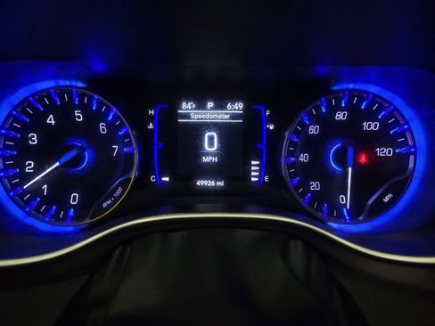 Used 2023 Chrysler Voyager LX FWD image 23