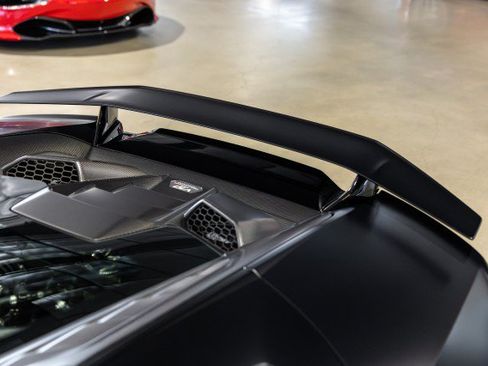 Used 2023 Lamborghini Huracan Tecnica RWD image 16
