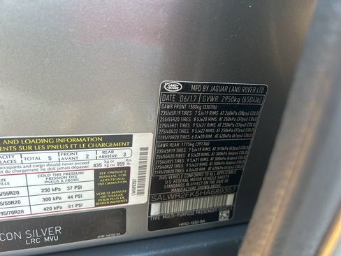 Used 2017 Land Rover Range Rover Sport HSE image 32