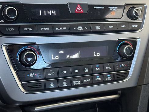 Used 2017 Hyundai Sonata Limited FWD image 18