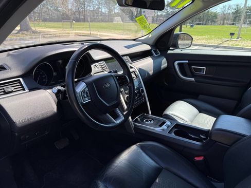 Used 2017 Land Rover Discovery Sport SE AWD/4WD image 11