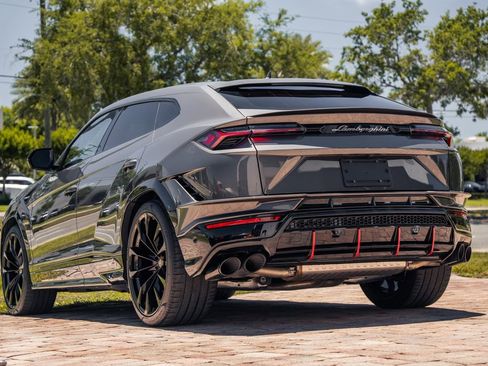 Used 2023 Lamborghini Urus S AWD/4WD image 3
