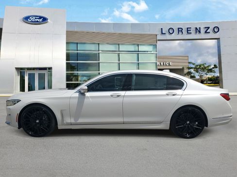 Used 2022 BMW 740i w/ Premium Package RWD image 8