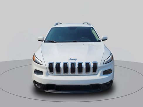Used 2018 Jeep Cherokee Latitude FWD image 8