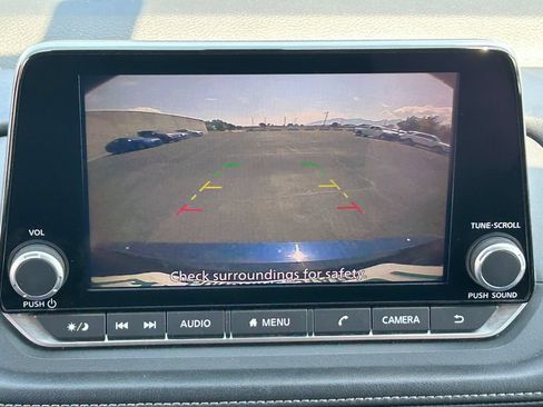 Used 2025 Nissan Rogue SV AWD/4WD image 14