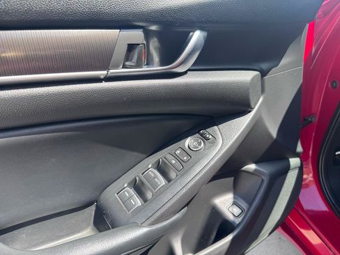 Used 2018 Honda Accord Sport image 14