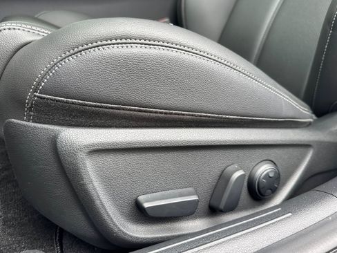 Used 2026 Genesis G70 2.5T RWD image 14