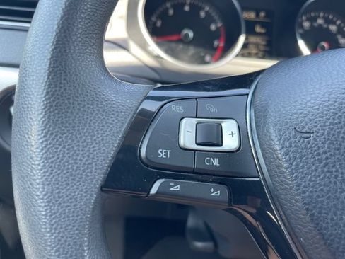Used 2016 Volkswagen Jetta SE FWD image 25