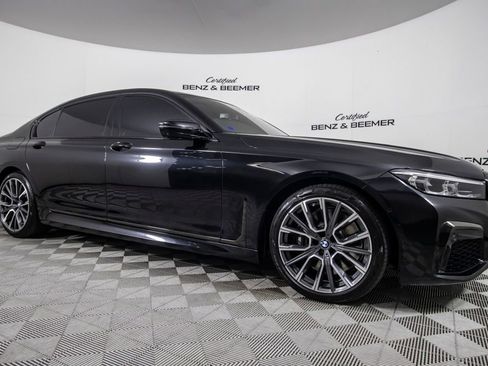 Used 2022 BMW 750i xDrive w/ Luxury Rear Seating Package image 3