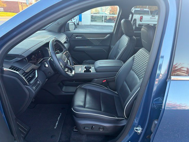 Used 2025 GMC Acadia Denali AWD/4WD image 9