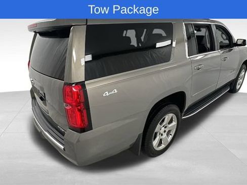 Used 2019 Chevrolet Suburban Premier image 3