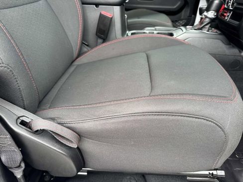 Used 2022 Jeep Wrangler Unlimited Rubicon image 11