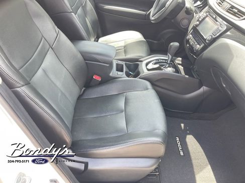 Used 2016 Nissan Rogue SL FWD image 18